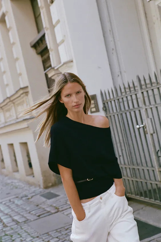 DescriptionColourCompositionMeasurementsBoat neck top with wide short sleeves. Fitted waist with ... | Zara UK