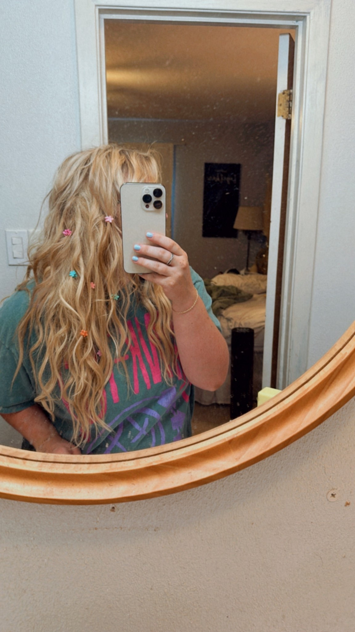 Beachy hair clips! #ltkhair #hairstyles #beachwaves #beachhair

#LTKSummerEdit #LTKTravel #LTKBeauty