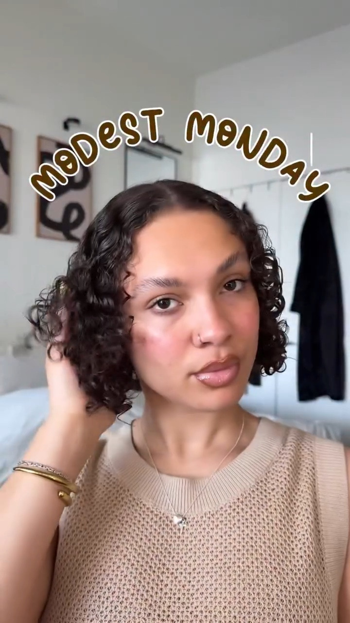 5 minute simple hairstyle☺️ @giovannicosmetics 
-
-
-
-
#explore #hairstyles #hairstyle #hairtutorial #curlyhair

#LTKBeauty #LTKgrwm #LTKselfcare