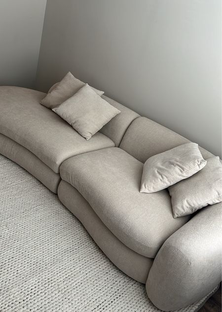 New couch is in🛋️💕

#LTKSaleAlert #LTKFamily #LTKHome