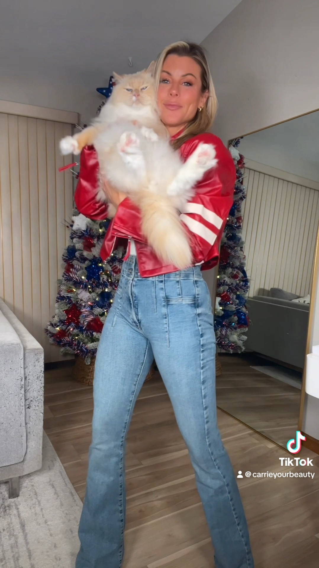 These bodysuits are a closet staple 
- I’m wearing a size small
- KC Chic Jewelry Discount Code: CARRIE