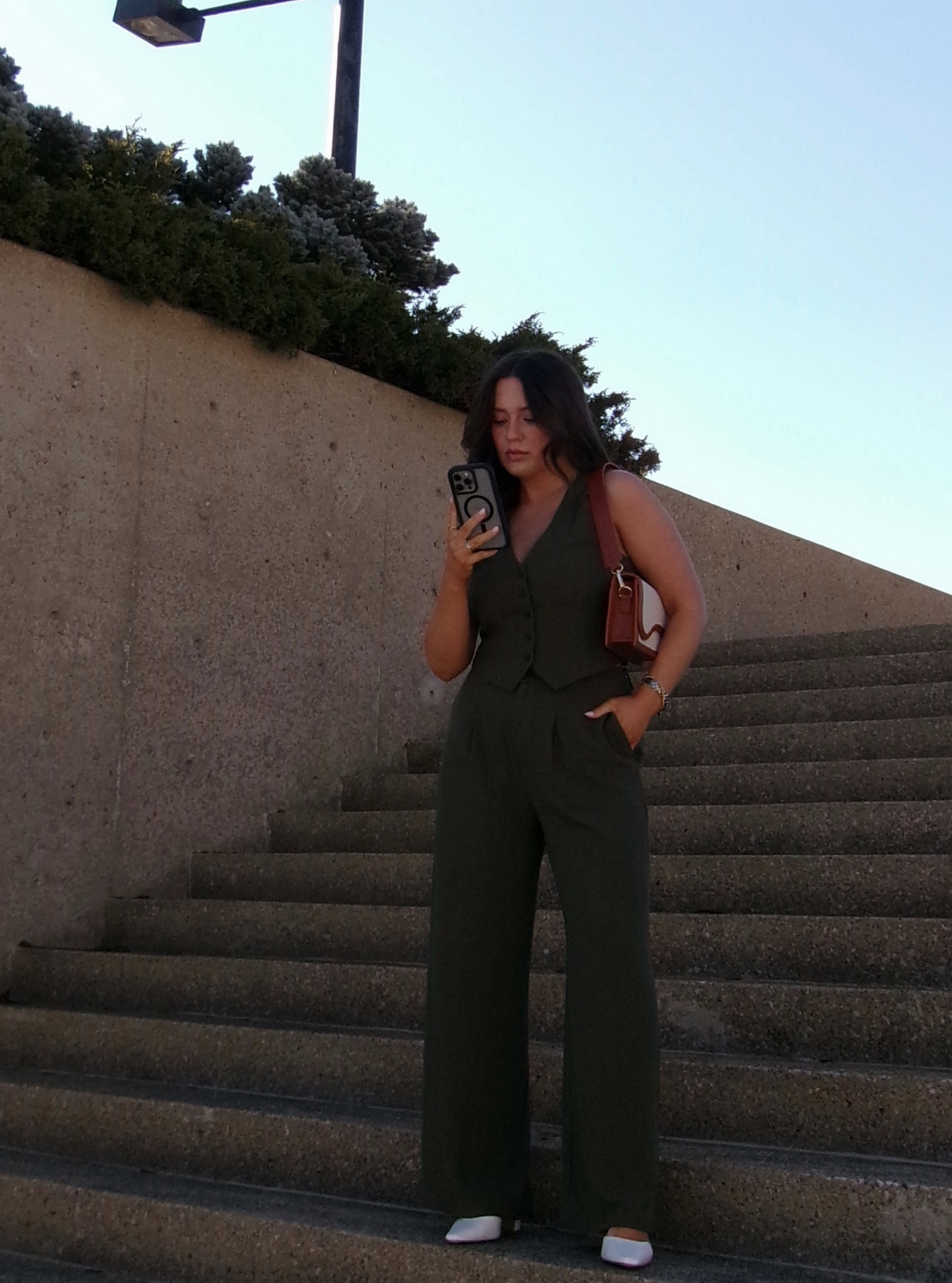 Trouser & vest / M
White heels / 7.5 