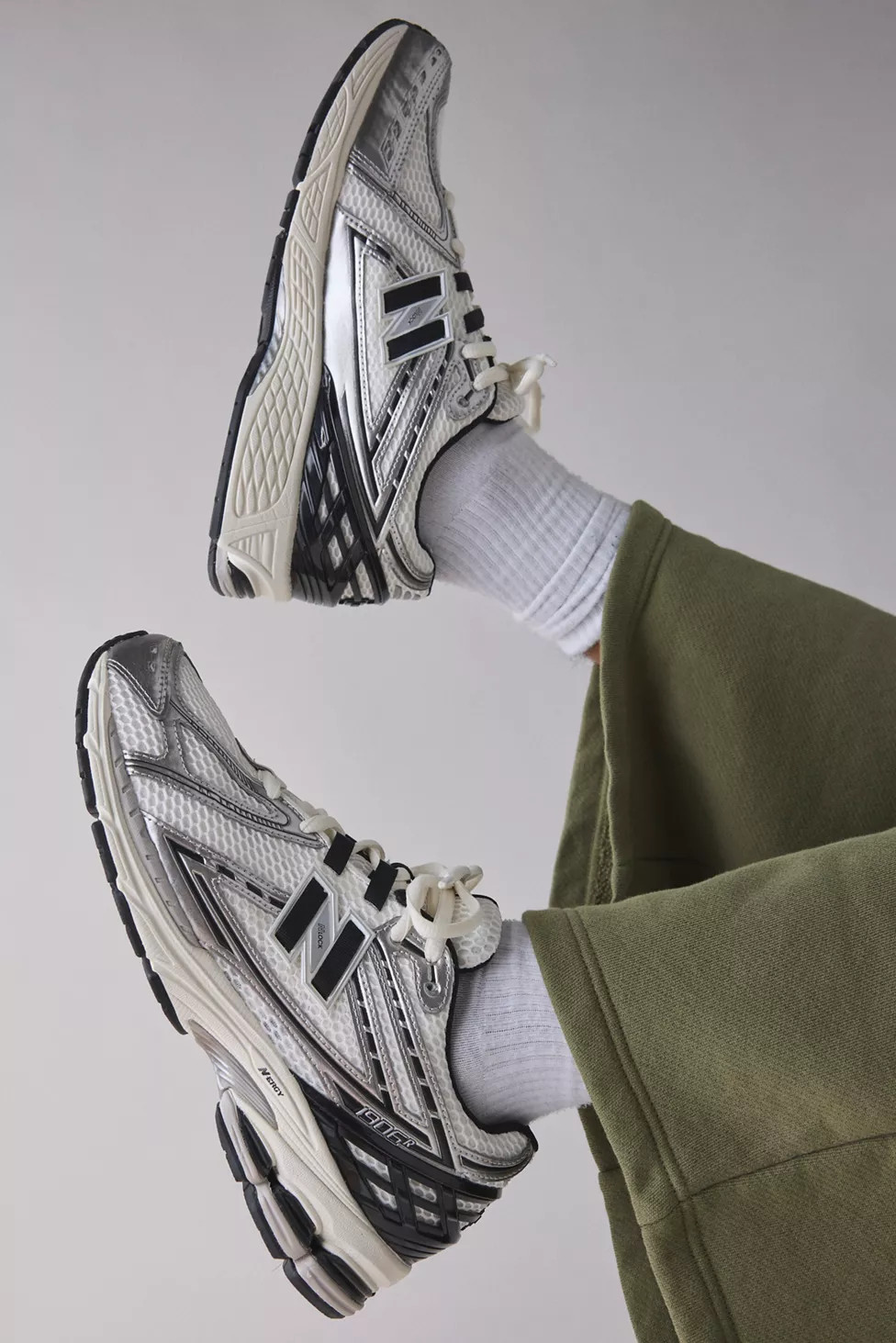 New Balance Unisex 1906R Sneaker | Urban Outfitters (US and RoW)