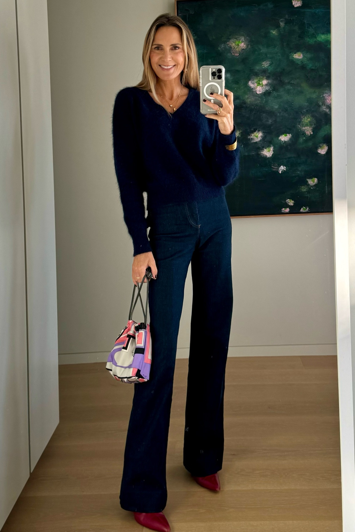 All navy always  a winner. 

#LTKaustralia #LTKstyletip #LTKover50style