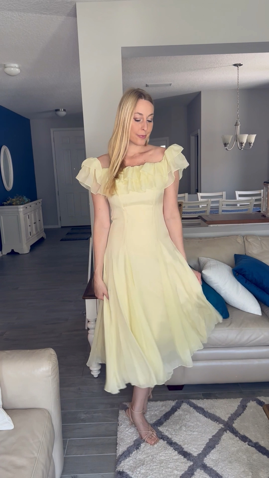Southern belle butter yellow dress 
🤍 a cute dress for church or family picnics 
🤍 it doesn’t have stretch. It is fitted on the top and has a lot of swing in the skirt
🤍 fits true to size, wearing size small and I am 5’10”