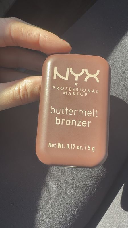 Nyx butter melt bronzer. The perfect drugstore bronzer for spring and summer. Soft and butter with the perfect deep sun kissed color. Shade “Butta than you”


#bronzer #makeup #nyx 

#LTKVideo #LTKbeauty #LTKSeasonal