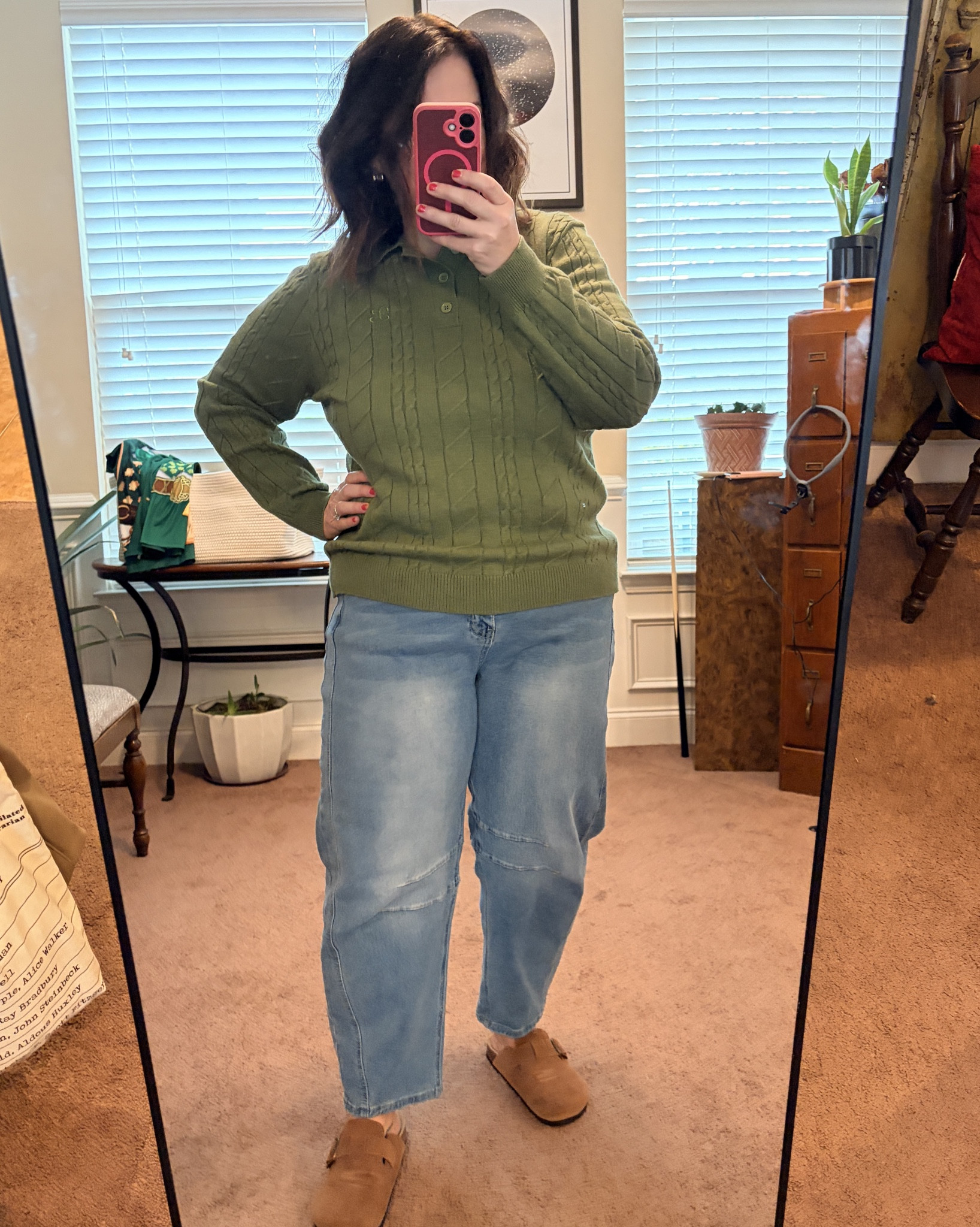 I love this sweater so much ✅

#LTKOver40 #LTKootd #LTKMidsize