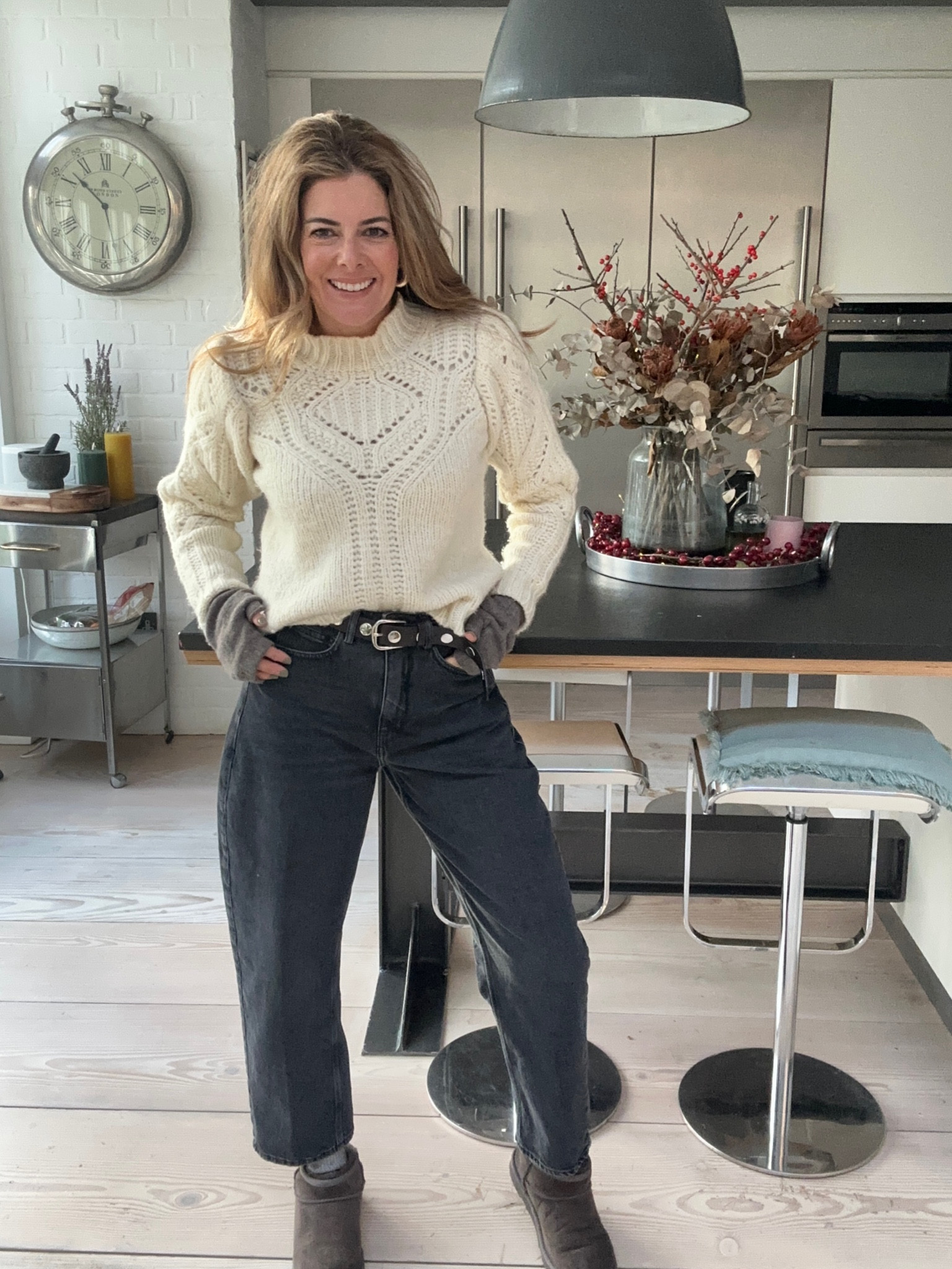 Barrel leg jeans 

#LTKwinter #LTKuk #LTKeurope