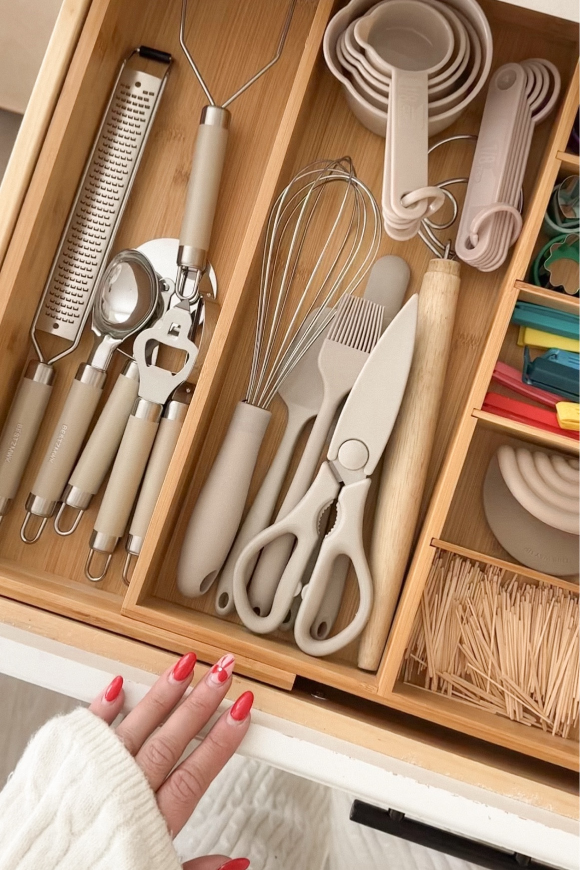 Kitchen utensils & organization 🤟🏼

#LTKFamily #LTKFindsUnder50 #LTKHome