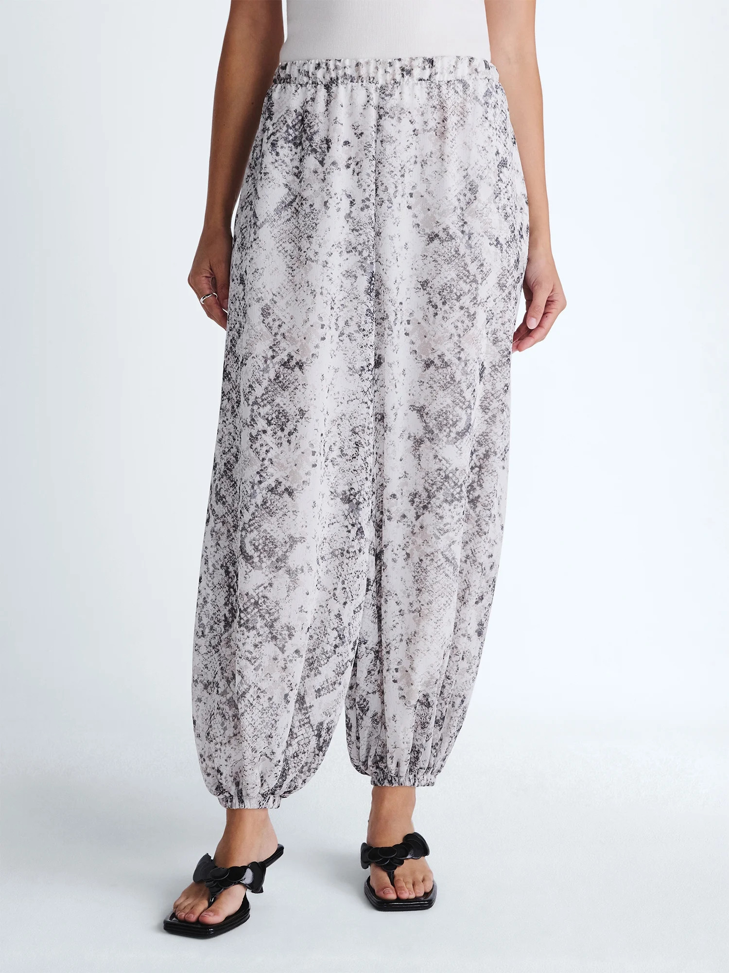Scoop Women's and Women's Plus Pull on Harem Pant, Sizes XS-4X | Walmart (US)