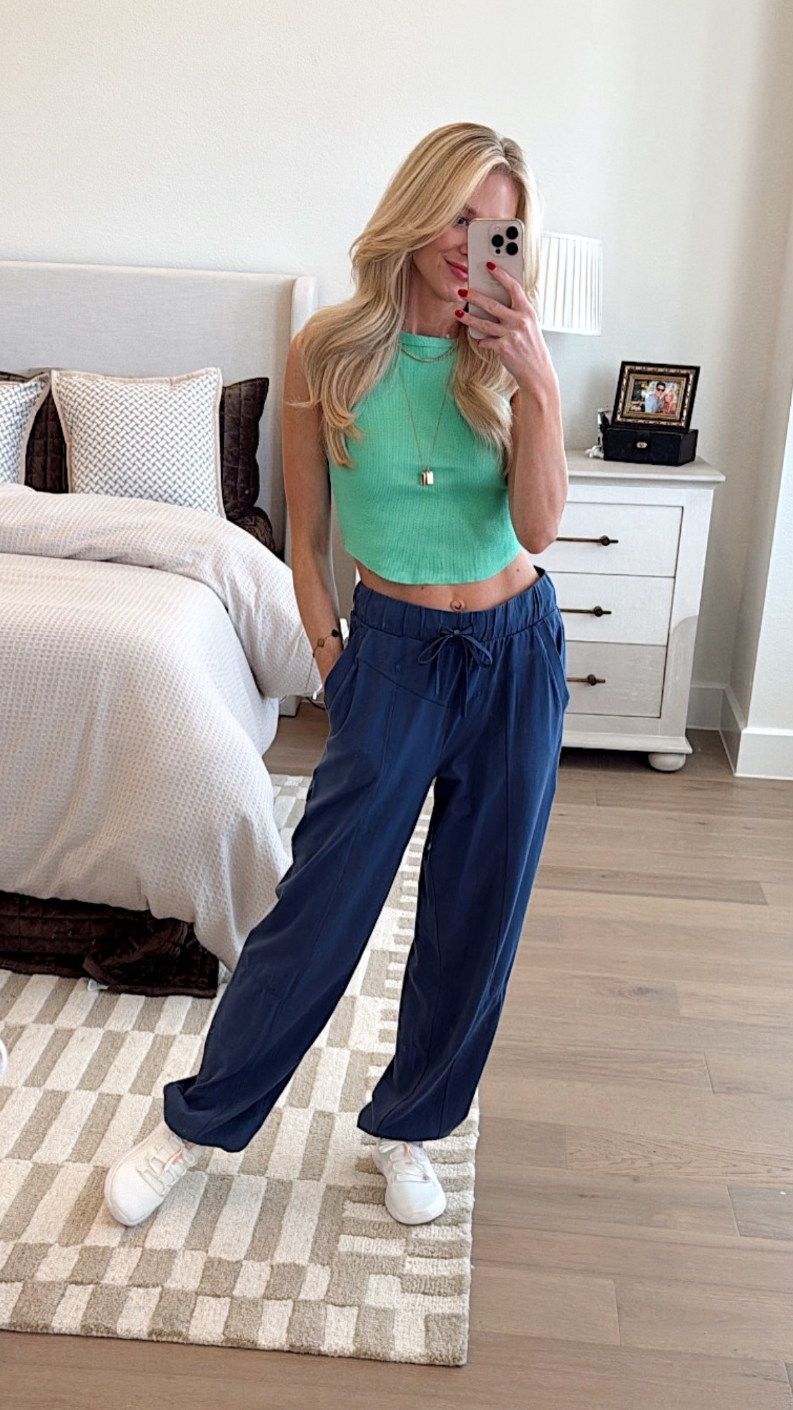 Joggers are very comfortable and look put together  while still being a relaxed fit. Wearing size XS 

#LTKActive #LTKPetite #LTKmomlife