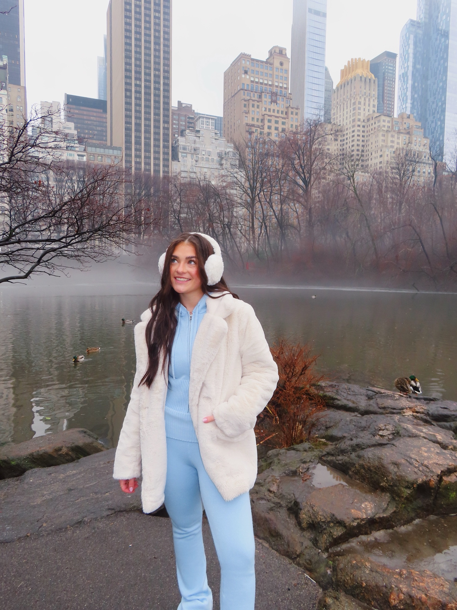 Loving this cozy outfit🩵🧸

#LTKStyleTip #LTKHoliday #LTKSeasonal