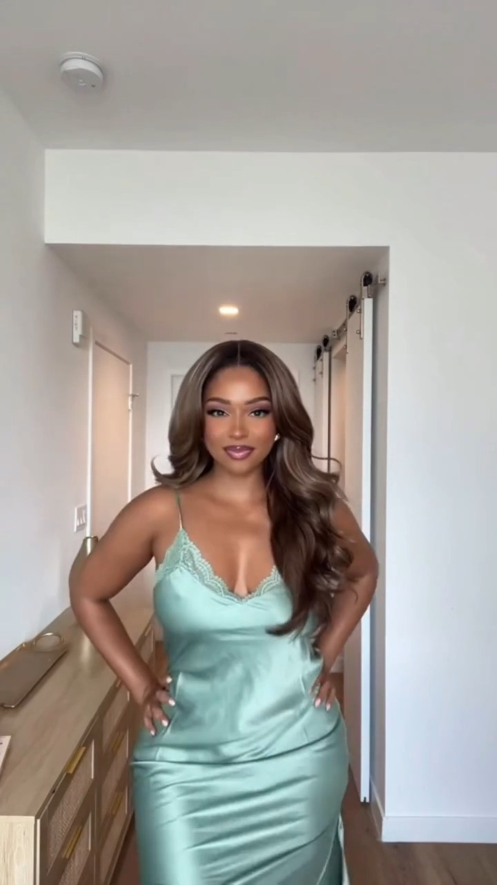 It’s Walmart Wednesday so you know I had to put y’all on. How many of you are still holding on to the past? Mhm, I don’t wanna hear anymore excuses! Throw that man’s clothes away and get you some new soft, sexynightgowns. 

Comment Walmart to get yours 😜