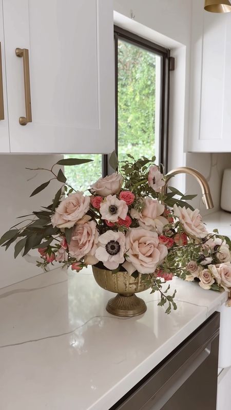 Valentines floral arrangement 💕 #valentines #flowers #vase #goldbowl #compotebowl #compotevase #vintagevase #floralarrangement #galentines #vday #valentinesparty #galentinesparty #homedecor #amazon #amazonfind 

#LTKunder50 #LTKhome #LTKSeasonal