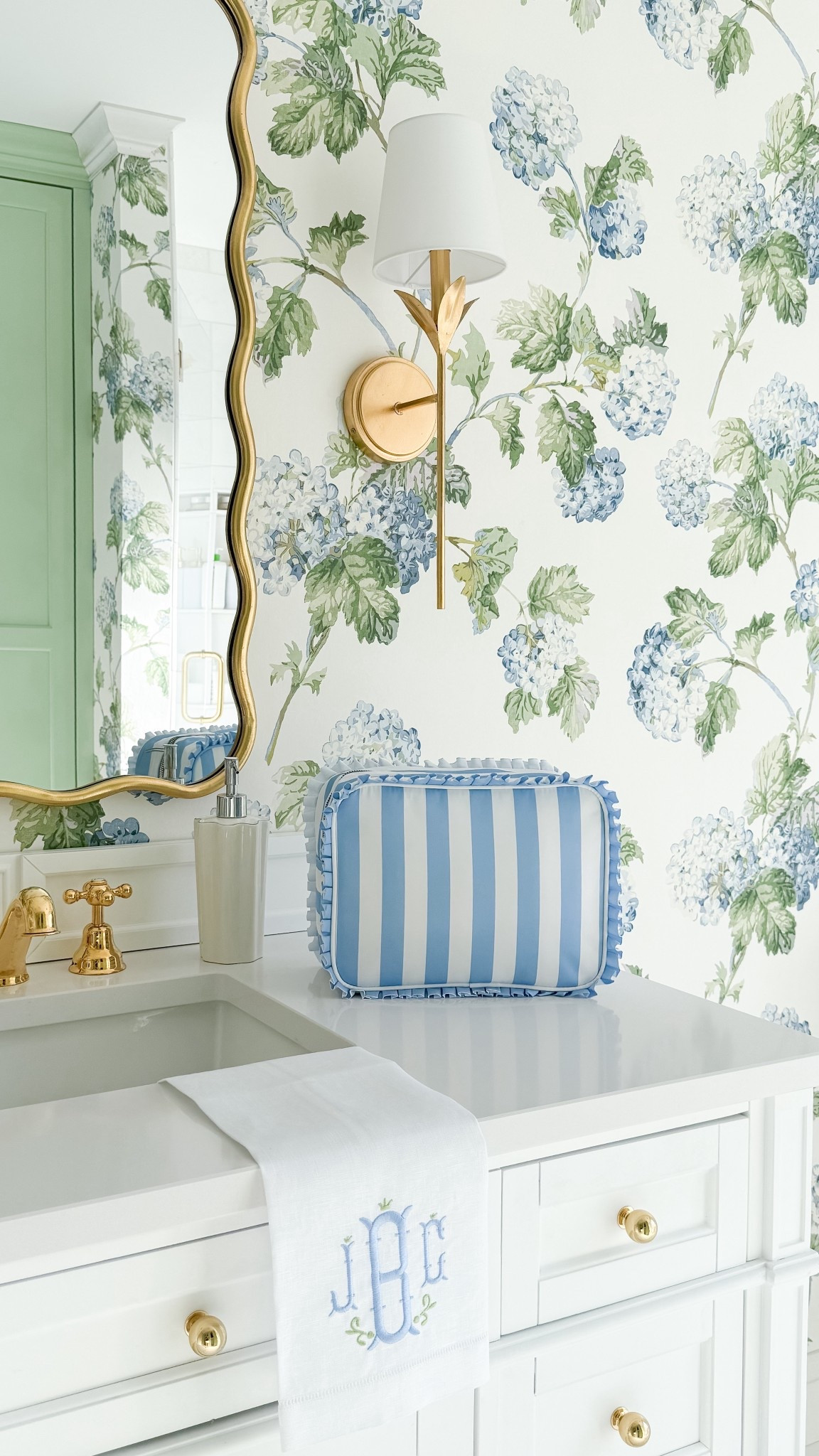 Shop the Style on Amazon!

#LTKSaleAlert #LTKHome #LTKStyleTip