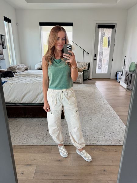 Loving these @fpmovement zip off pants, they will be perfect when we hike the grand canyon this summer! Wearing my true size in everything. Sharing everything from my recent order below!

#fpmovmentpartner