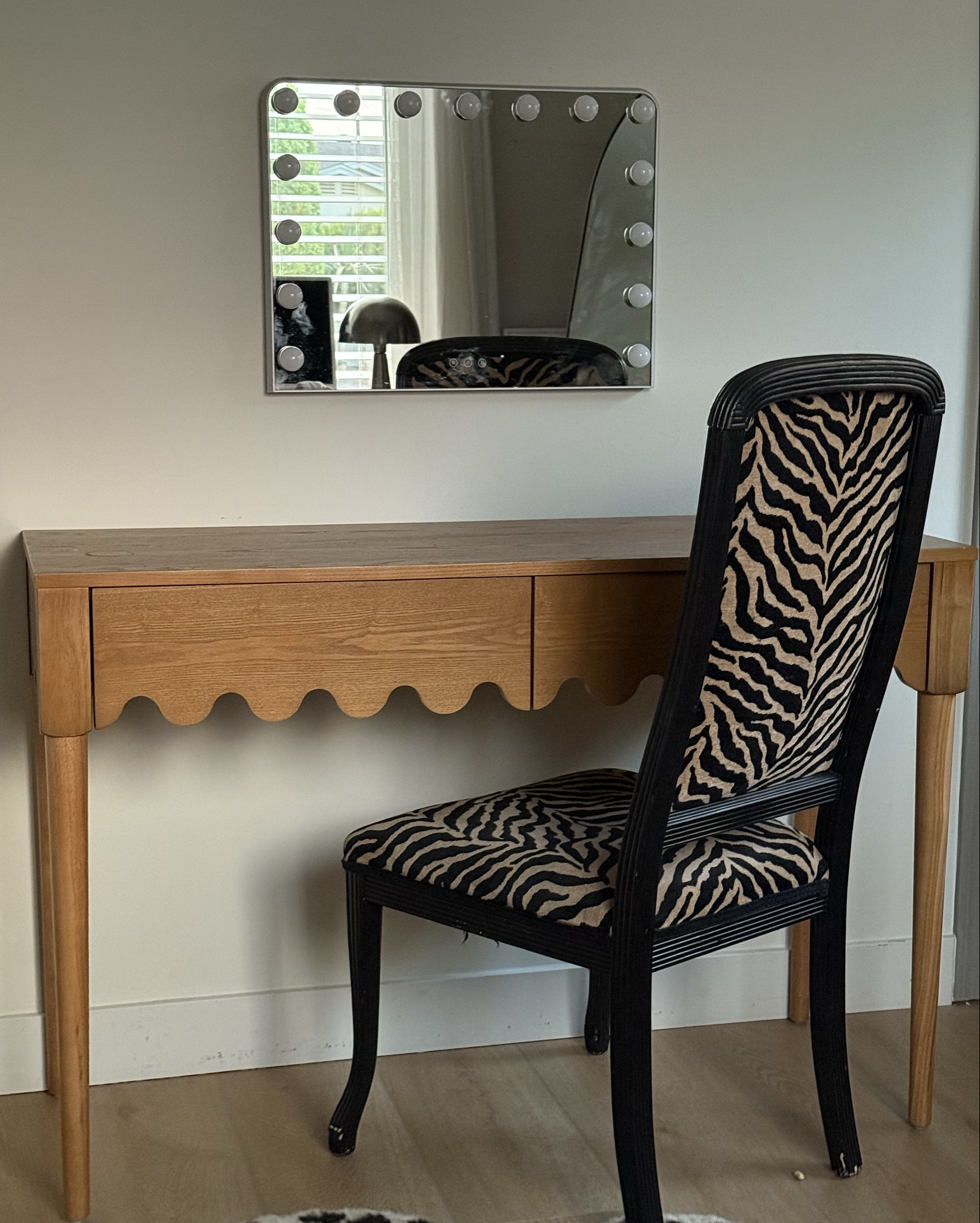 my little vanity set up 🖤