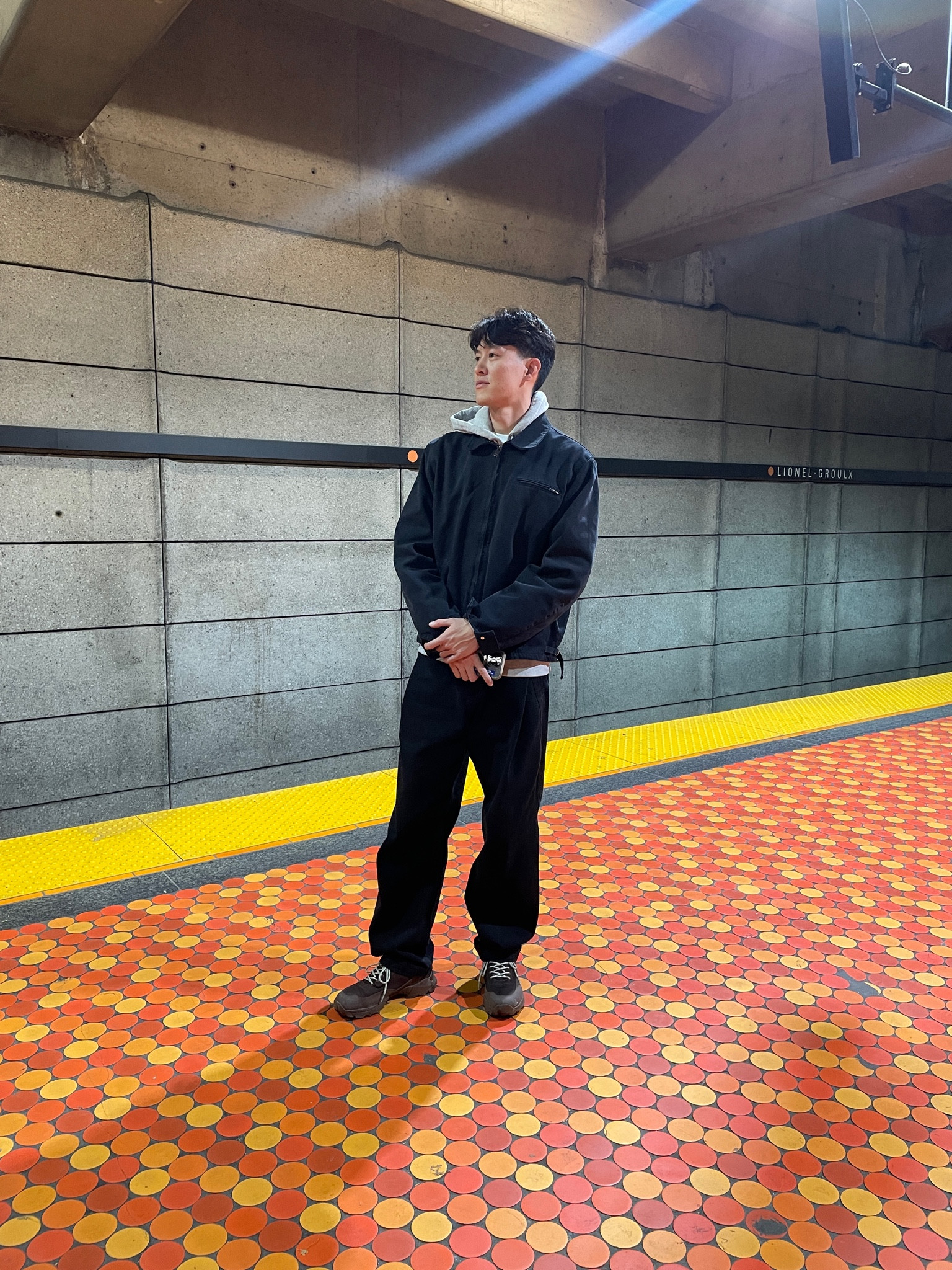 Jacket: no maintenance, pants: Coor, shoes: ROA 