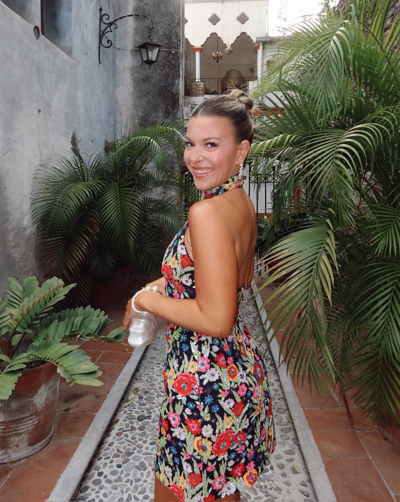 Embroidered floral sequin mini halter dress date night dress destination resortwear event dress

Dibs code: Emerson [unbothered bronze]
Colleen code: Emerson20

Wearing an xs

#LTKParties #LTKStyleTip #LTKSummerEdit