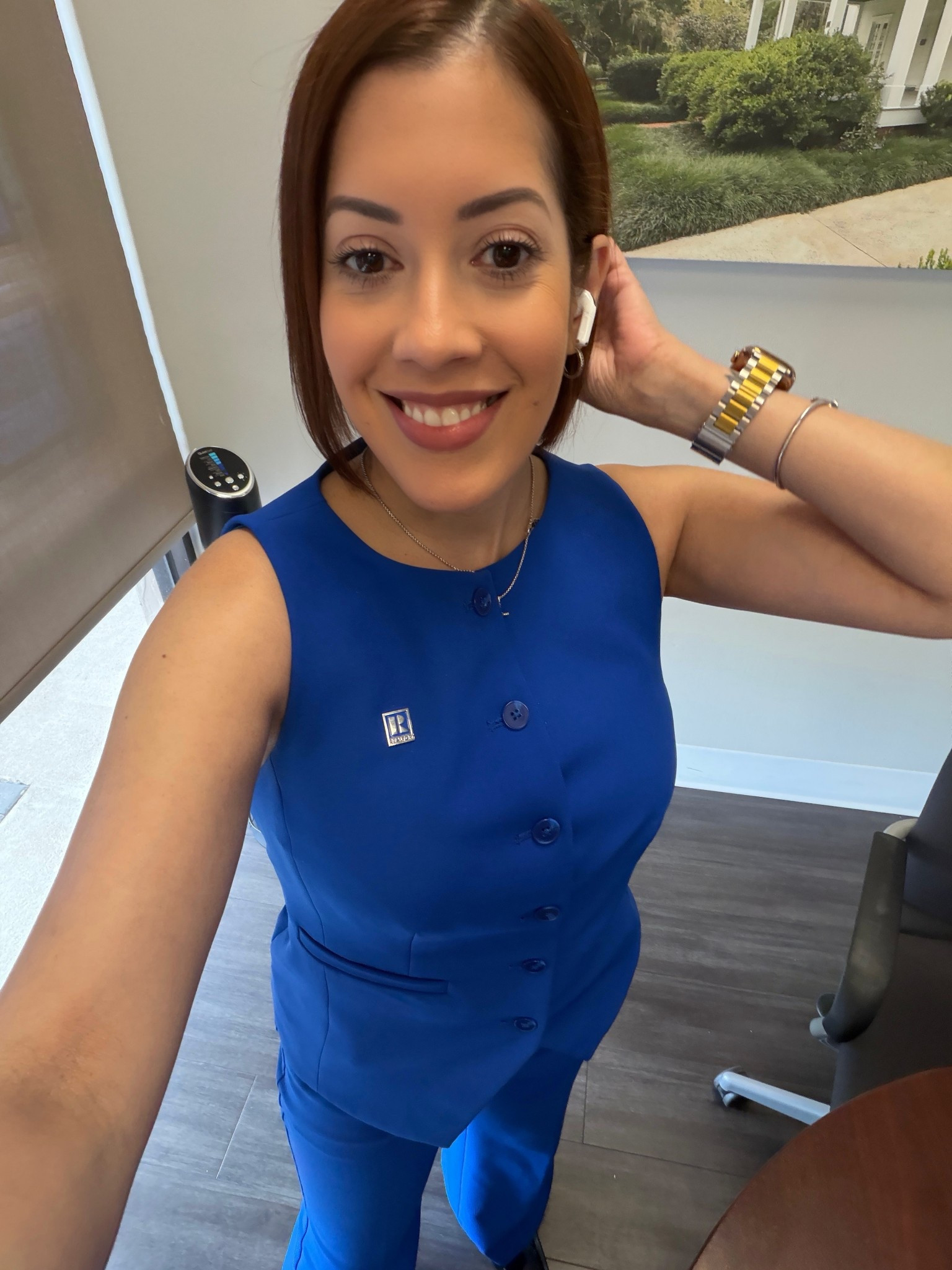 Keeping it real today—work has been nonstop, but showing up looking put together always gives me that extra boost. 🤍 Wearing one of my go-to suits from Express—polished, comfortable, and perfect for days like this.

Linked it for you if you’ve been looking for a chic, easy work look ✨

#WorkStyle #LTKStyle #ExpressStyle #BossEnergy #EverydayChic #workoutfits @Express 

#LTKootd #LTKdayinmylife #LTKWorkwear