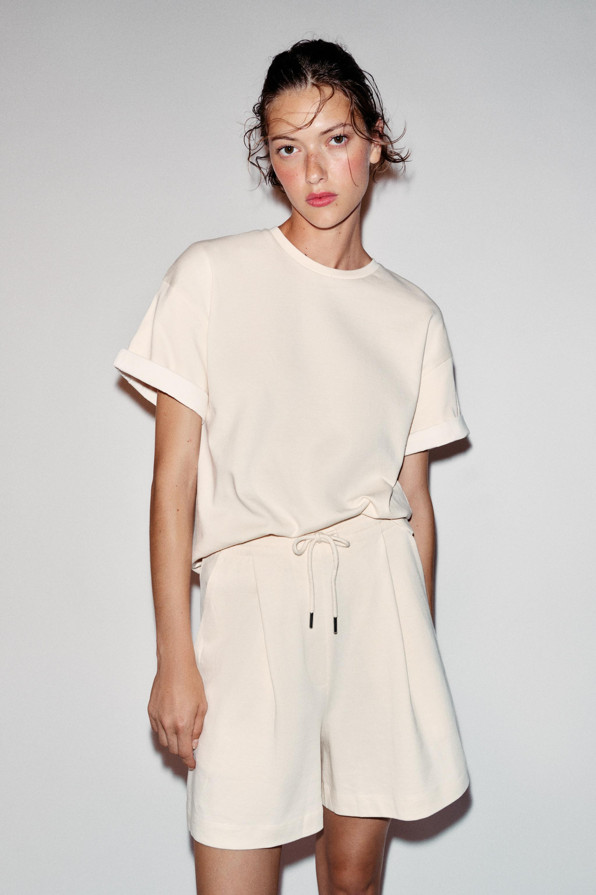 Model height: 176 cmREGULAR FIT - ROUND NECK - REGULAR LENGTH - SHORT SLEEVES. T-shirt made with ... | Zara Canada