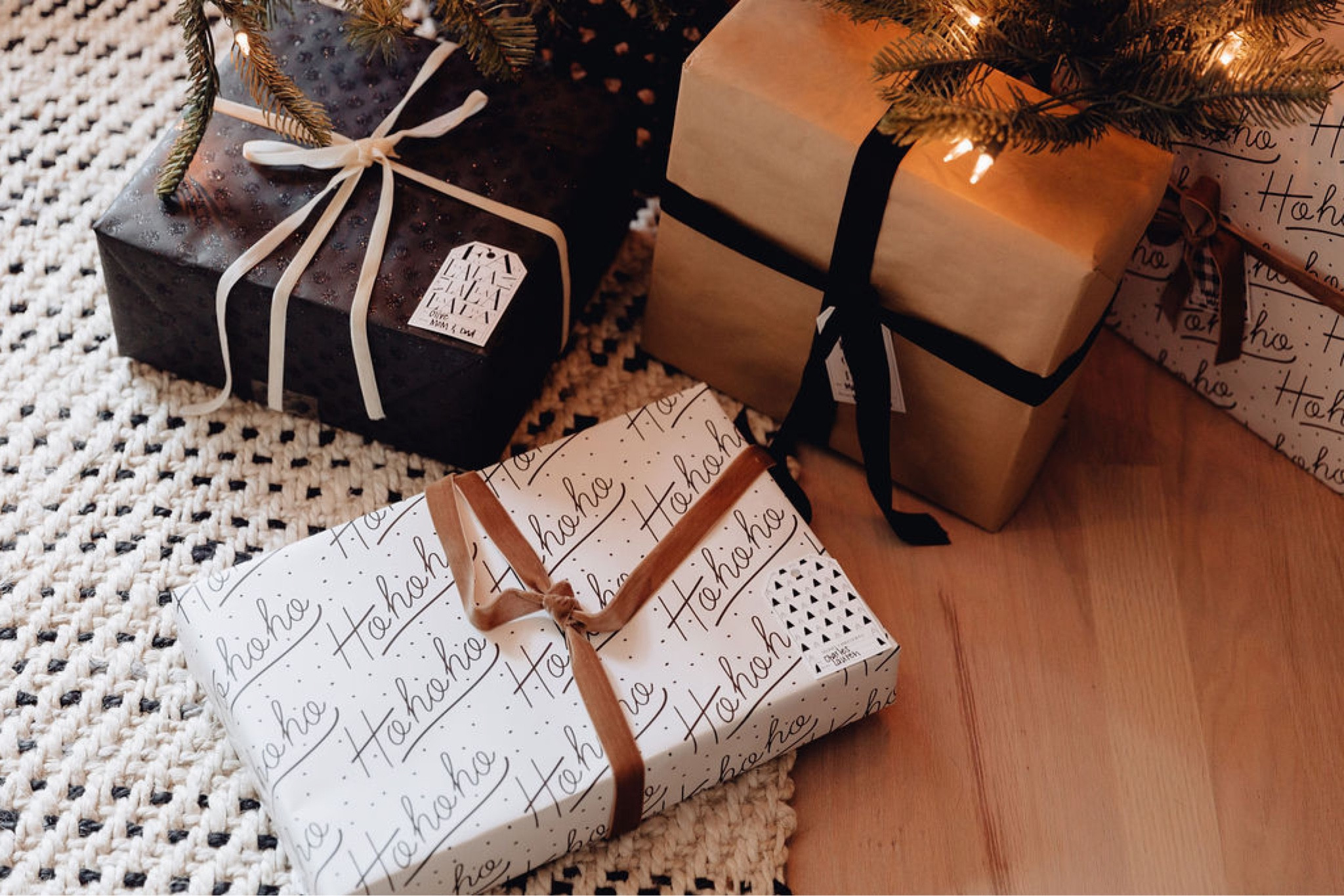 Holiday decor // wrapping paper, Christmas decor, Christmas wrapping paper, holiday decor, neutral wrapping paper, neutral Christmas decor, Christmas ribbon, Christmas tree decor

#LTKhome #LTKSeasonal #LTKHoliday