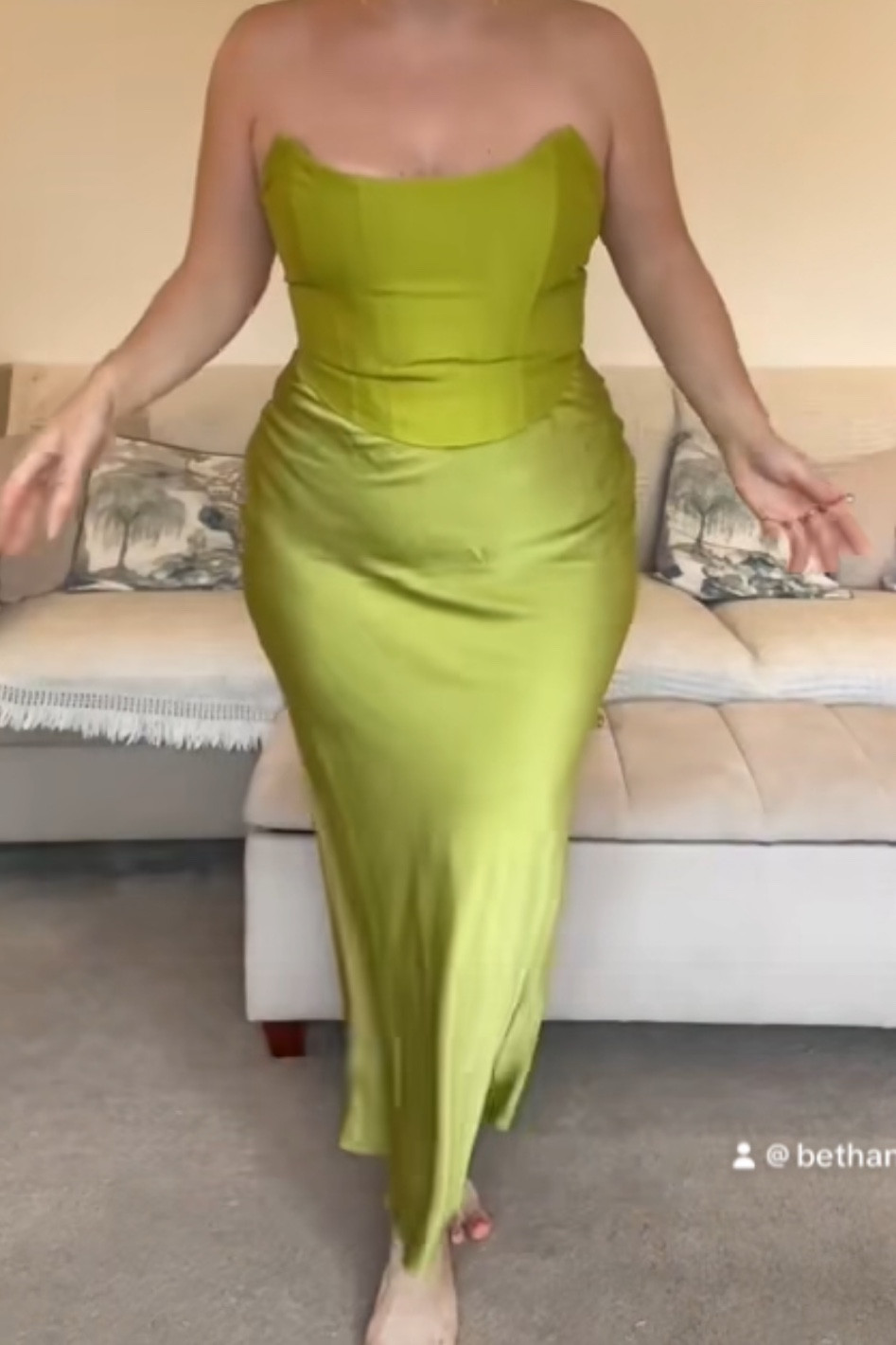 Glam green corset dress! I’m wearing size 14