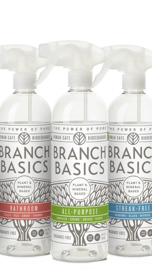 The best non-toxic cleaner! We love our Branch Basics at home and it’s what I take with me to use for all of my organizing projects 🫶🏼🤍
.
.
.
.
#branchbasics #nontoxic #nontoxiccleaning