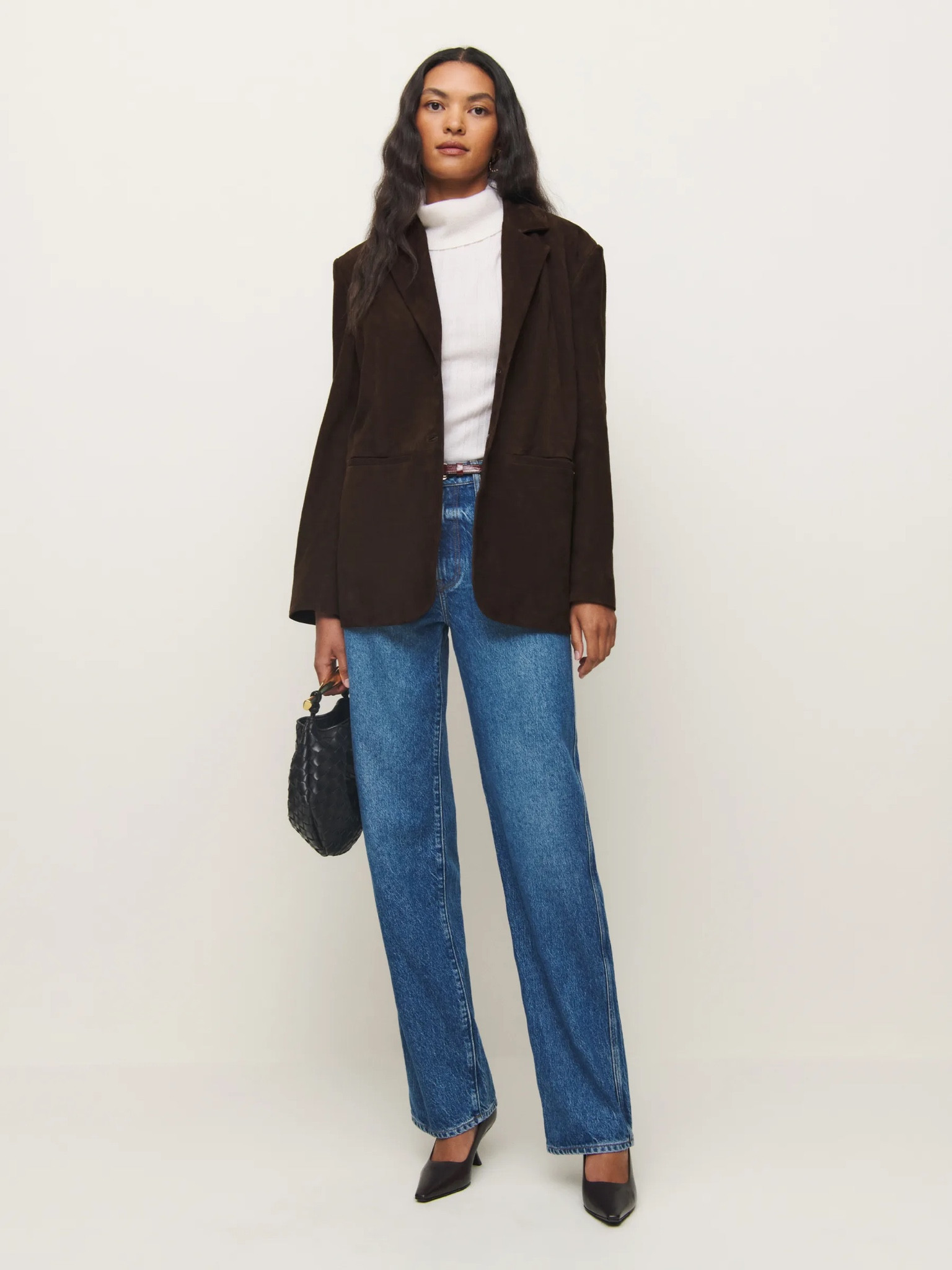 In case you’ve been living under Patrick Star’s rock, you should know that suede is the it girl this fall, specifically brown suede 🤎 Shop this beautiful, oversized suede blazer at Reformation. 

Women’s fall fashion 
Teacher outfit 
Oversized jacket 
Oversized blazer 
sustainable fashion 
Fall outfit idea 
Fall outfit 
Minimalist outfit 
Chic outfit 


#LTKWorkwear #LTKStyleTip #LTKNYFW