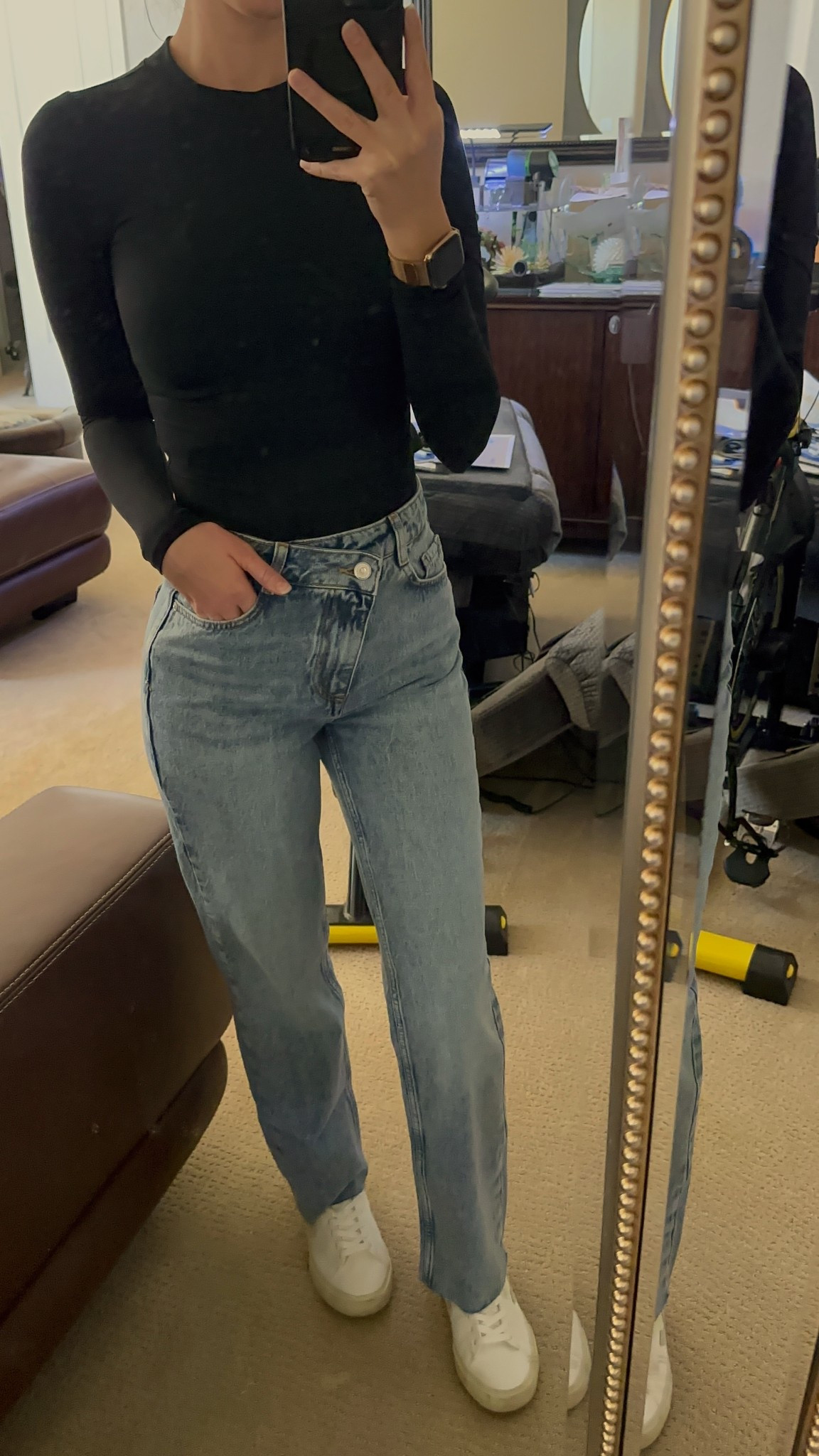 Loving the asymmetrical denim jean look! These jeans are Zara - dm me if you want the direct link as I can’t link on LTK. But I’m linking similar options 🩵

#LTKSeasonal #LTKFindsUnder100 #LTKStyleTip