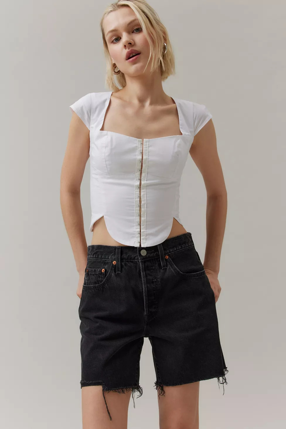 Levi’s® 501 Mid-Thigh Denim Short | Urban Outfitters (US and RoW)