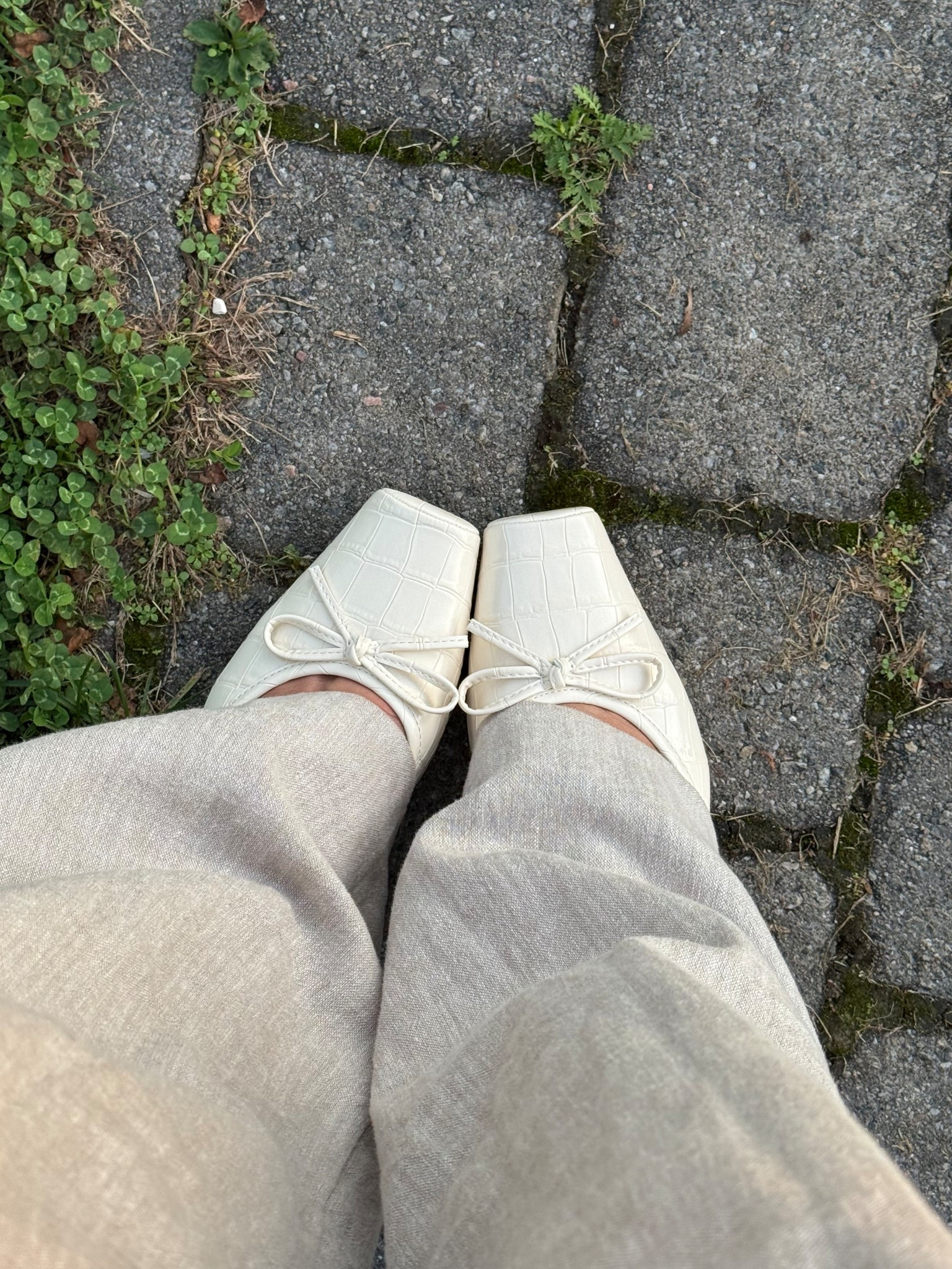 CUTEST white mule, perfect for a fall transitional shoe 🤍 true to size and wearing the ivory croc heel

#LTKShoeCrush