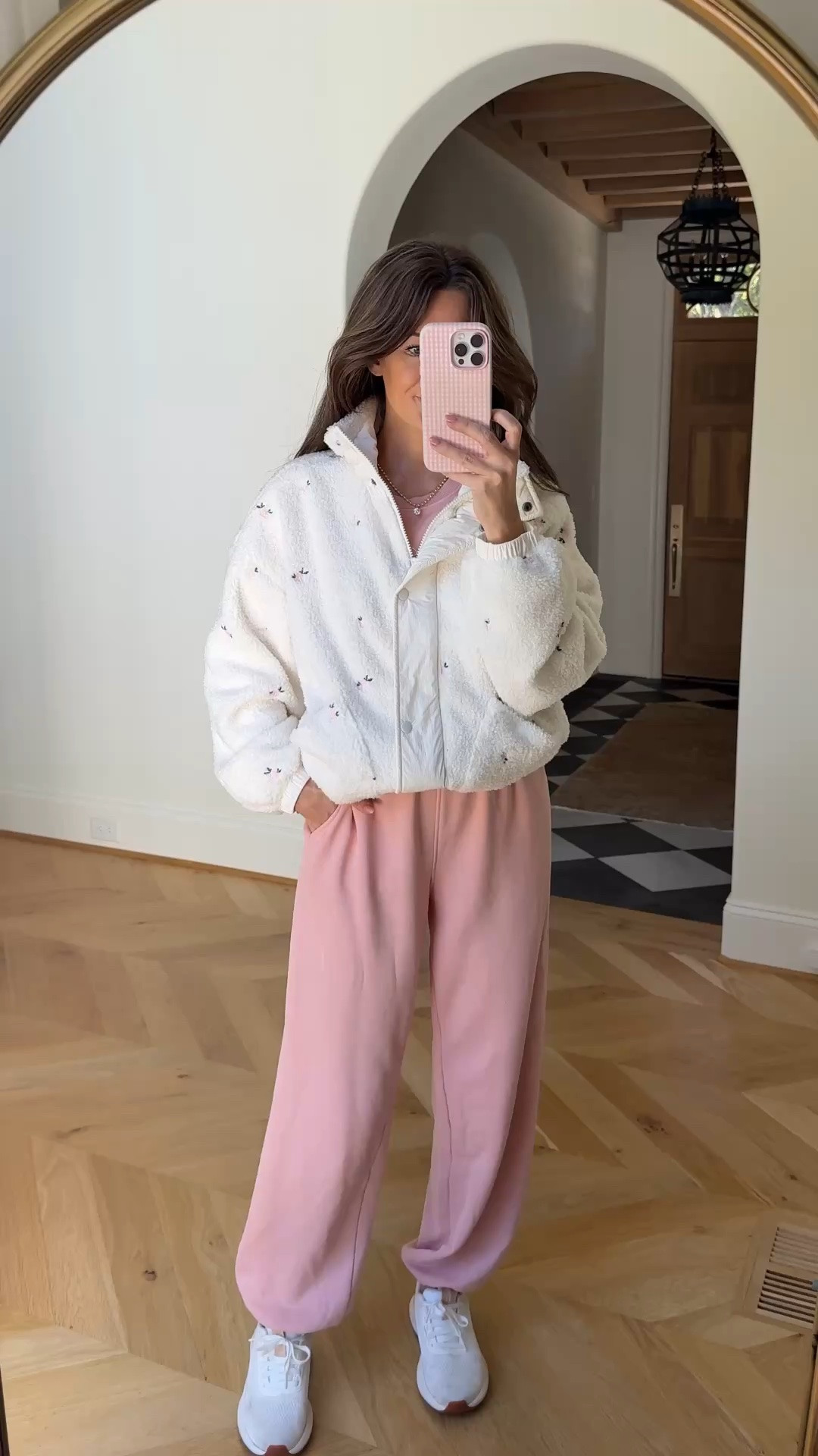 Today’s outfit! Kiziks in “bright white”