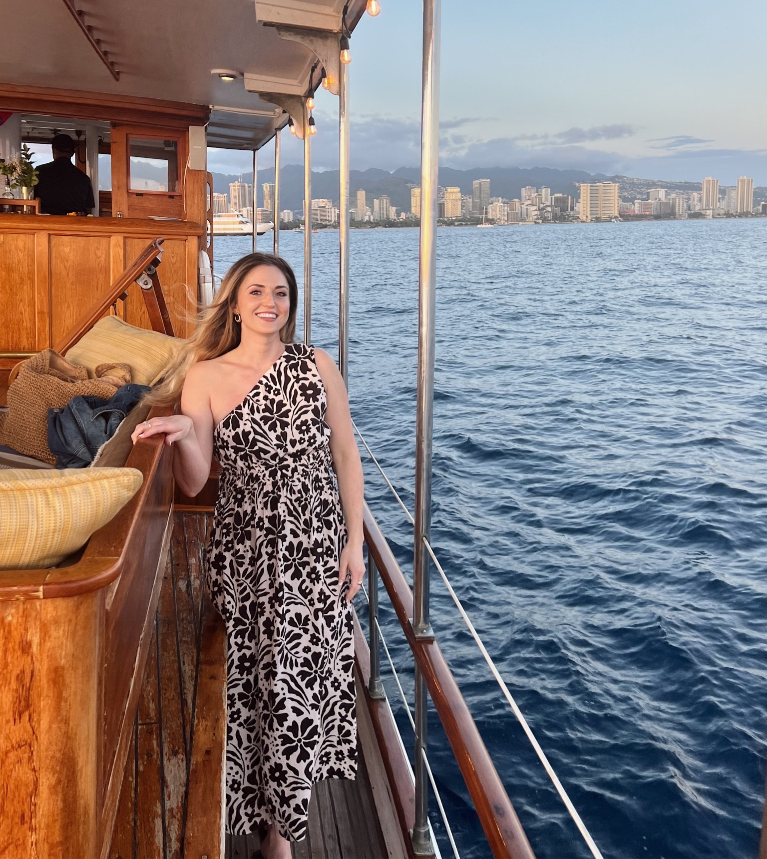 Sunset cruise in Waikiki 🌺🌴🌈

#easterdress #easter #hawaii #tropicaldress #beachdress #sundress

#LTKswim #LTKwedding #LTKtravel