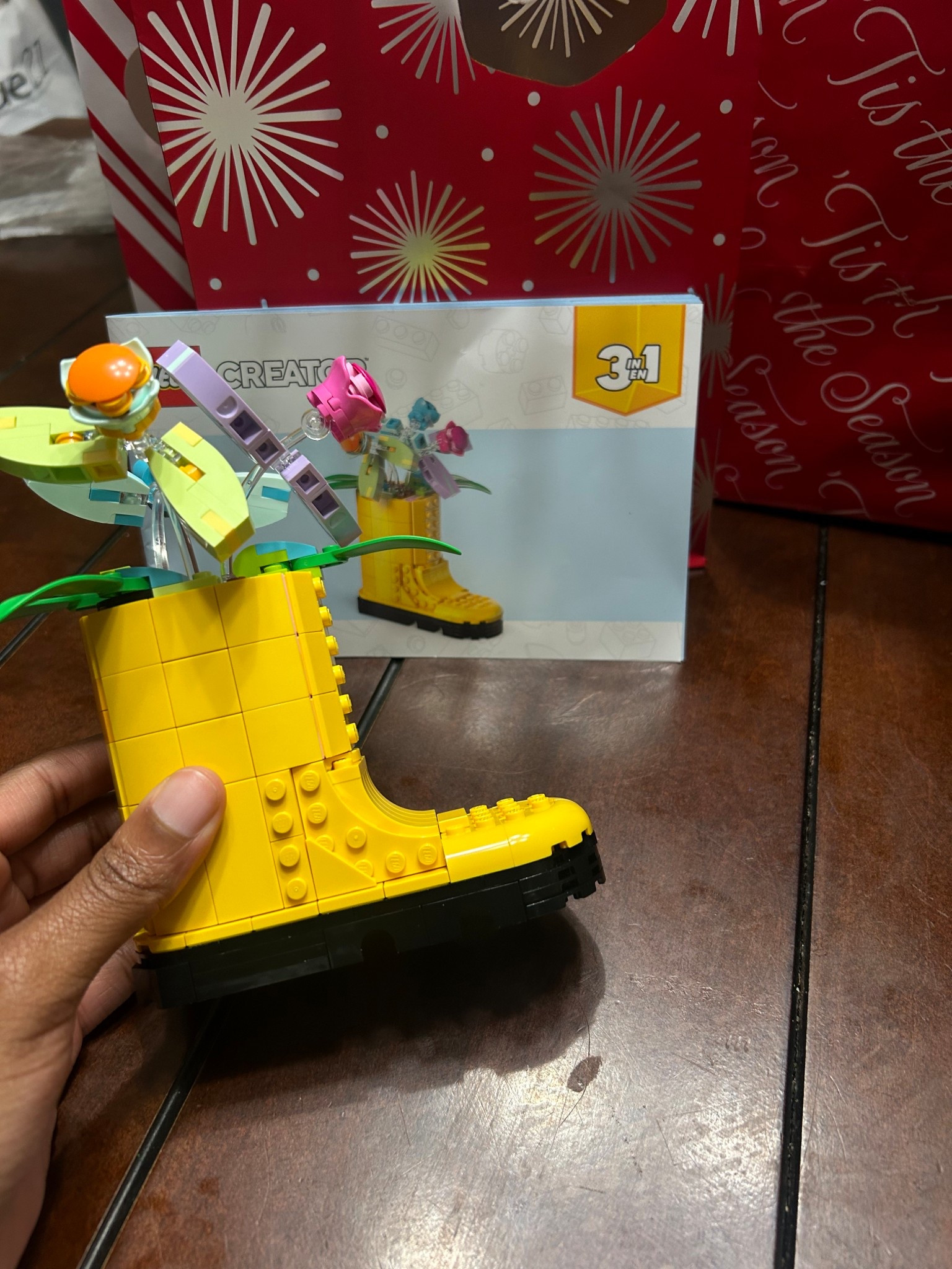 First Lego set I ever made 💛 had so much fun doing this for girlsmas !! 