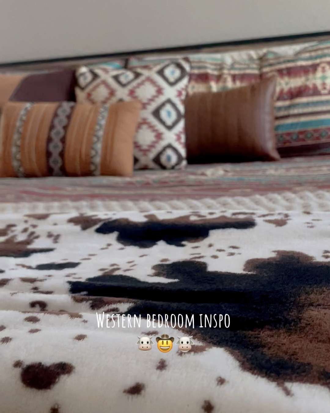 Cozy rustic farmhouse vibes🩵 

#LTKStyleTip #LTKFindsUnder100 #LTKHome