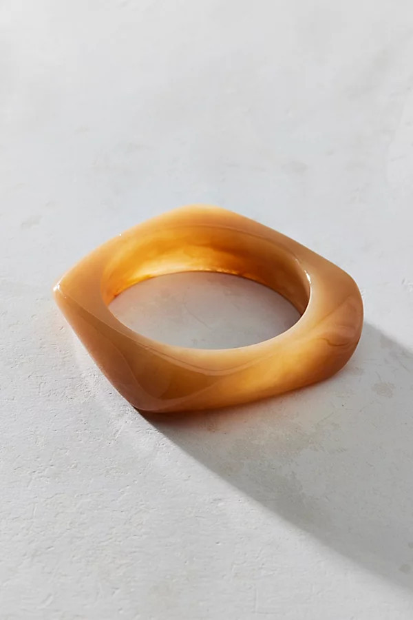 Iris Acrylic Chunky Bangle Bracelet in Tan, Women's at Urban Outfitters | Urban Outfitters (US and RoW)