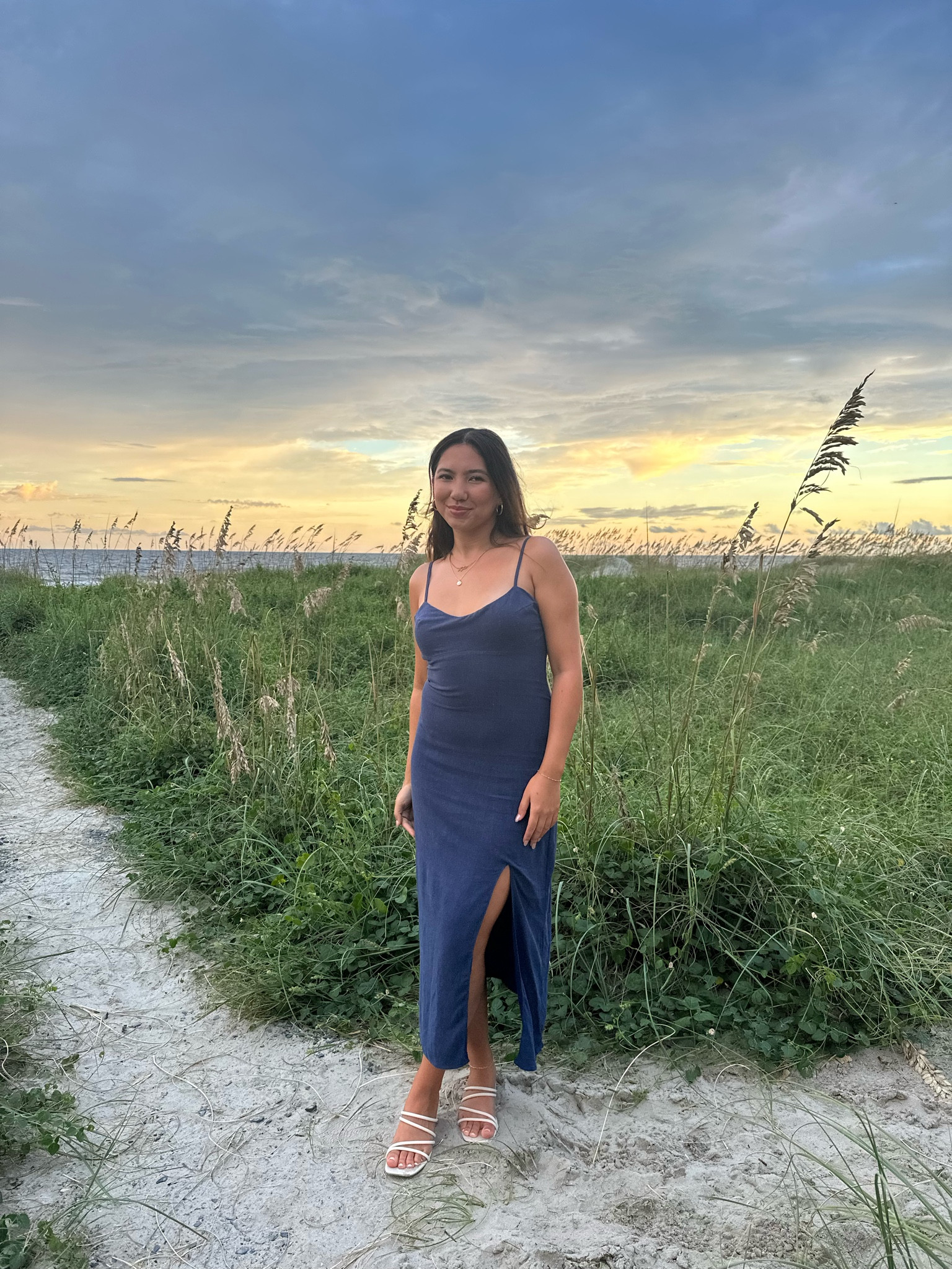 Navy blue linen dress for a rehearsal dinner. Has a super cute adjustable open back. Got so many compliments and I love that I can rewear this. 

Also comes in red and is currently 30% off + an extra 31% off for Halloween sale. 



#LTKwedding #LTKfindsunder100 #LTKfindsunder50