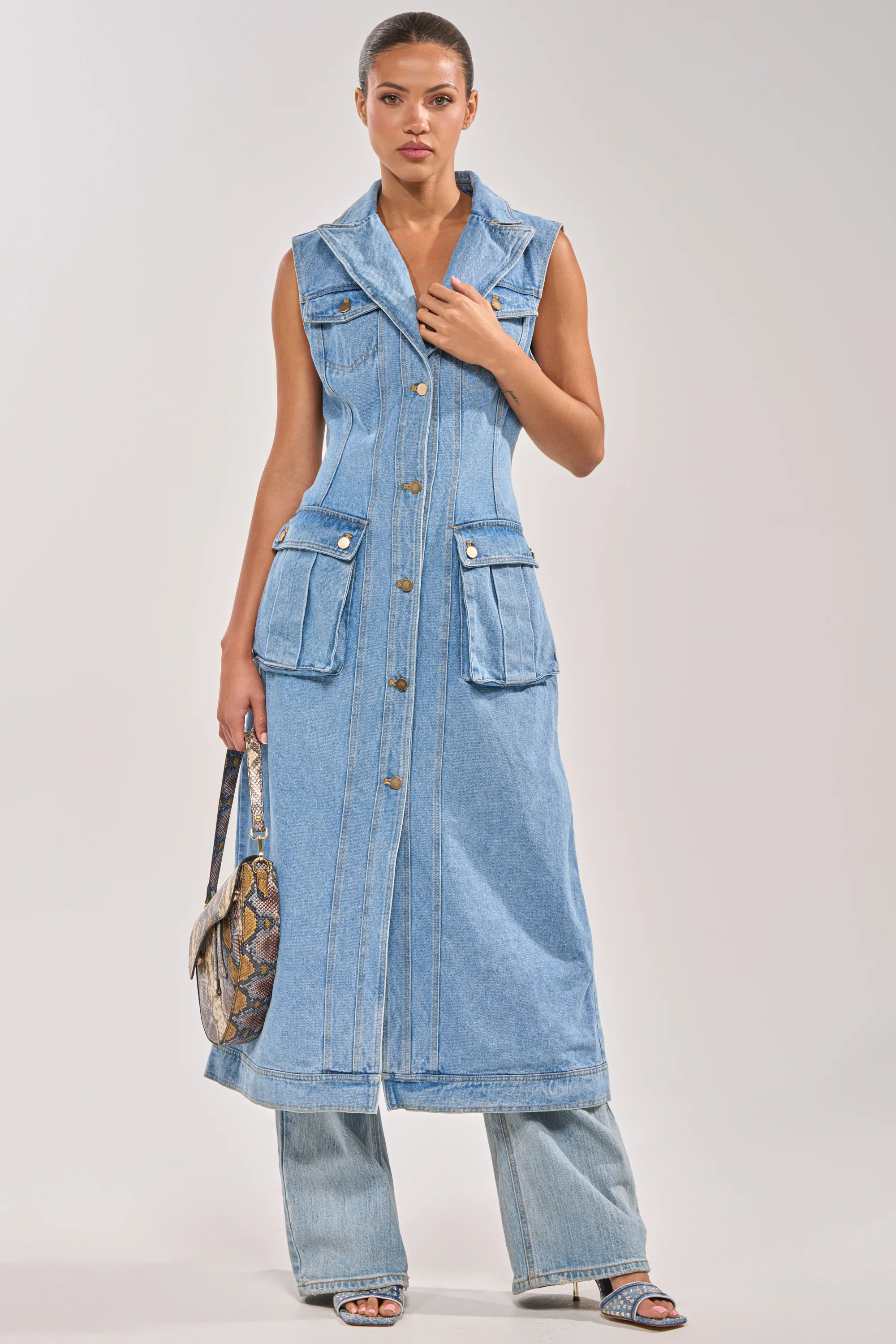 GOTTA DIP LONG DENIM VEST | AKIRA