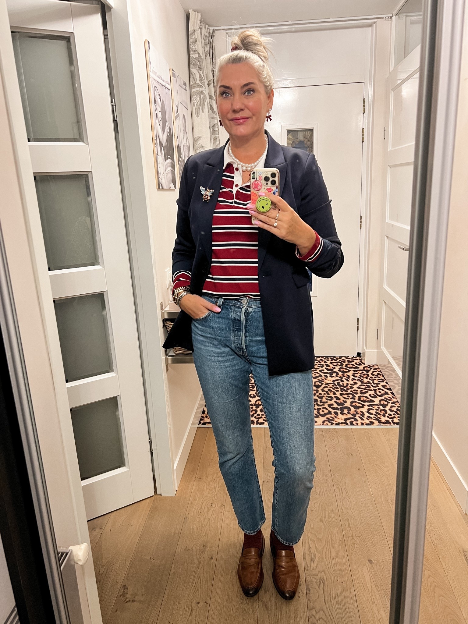 OOTD - Woensdag. Tall rugby shirt (maat 42), bij 🐝 broche, navy blazer (xl, Je m’apelle), Levi’s 501 jeans (32x32), burgundy sokken en Gucci heren loafers (Vinted). 



#LTKeurope #LTKworkwear #LTKnederlands
