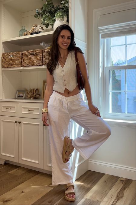 neutral outfit, linen pants outfit, spring outfit, spring fashionn

#LTKshoecrush #LTKitbag #LTKstyletip