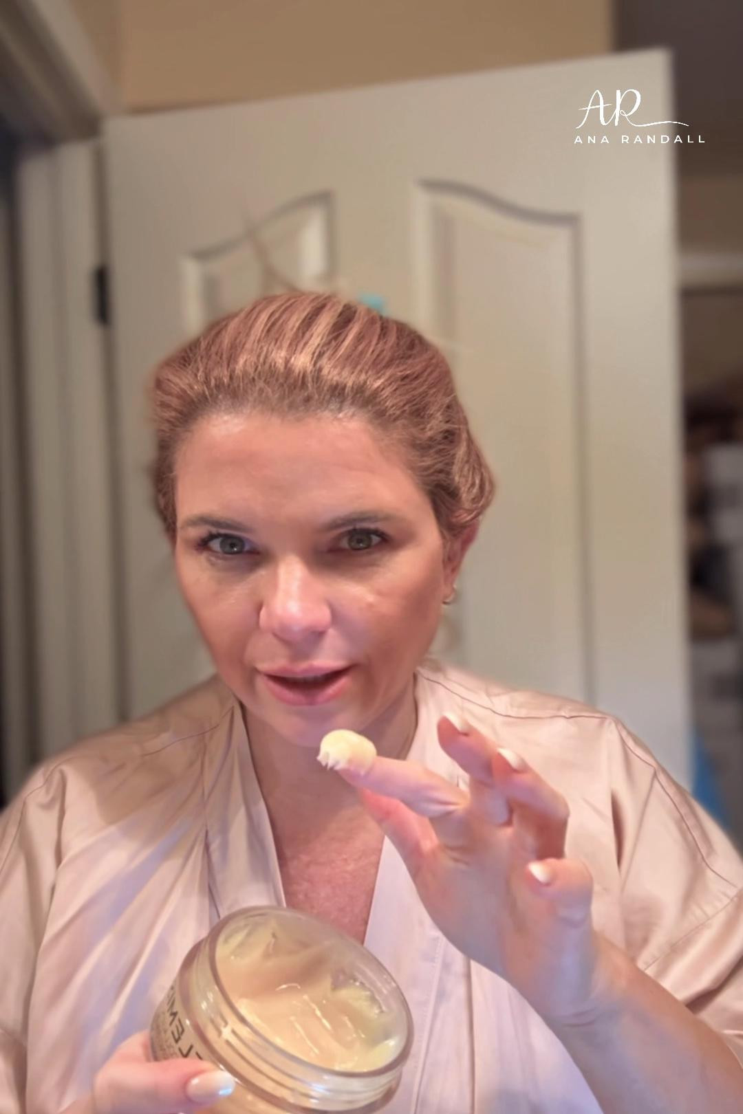 My Nighttime Skincare Ritual Before Bed
Before I even step into the shower, I start winding down with a skincare routine that really works for my skin—especially after a full day of makeup.

I double cleanse using a Cleansing Balm—it melts away every trace of makeup gently and leaves my skin feeling nourished. After that, I follow up with a gentle face soap to make sure my skin is fully clean.

I finish with the Pads—they give me that refreshed, smooth glow by morning, specially if you have cystic acne like me. Trust me, your skin will thank you.

This routine is a game changer if you’re a busy mom like me and want skincare that actually works while you sleep.

Shop my full nighttime skincare routine here 👊🏻

#SkincareRoutine #DoubleCleanse #ElemisLover #NighttimeSkincare #BusyMomBeauty #CleanBeauty #SkincareOver30 #MakeupRemoval #SelfCareRoutine #LTKSkincare #ElemisRoutine #ModestMomGlow

#LTKBeauty