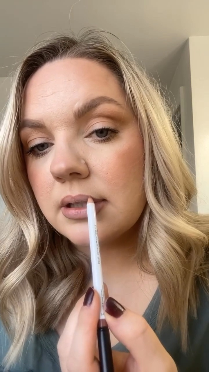 Got a new lip combo for us! This make up by Mario liner goes on so smoothly, and is part of the Sephora sale! Follow
It up with this super affordable elf lip oil, and you have one amazing Lippie!



#LTKFindsUnder50 #LTKBeauty #LTKSeasonal