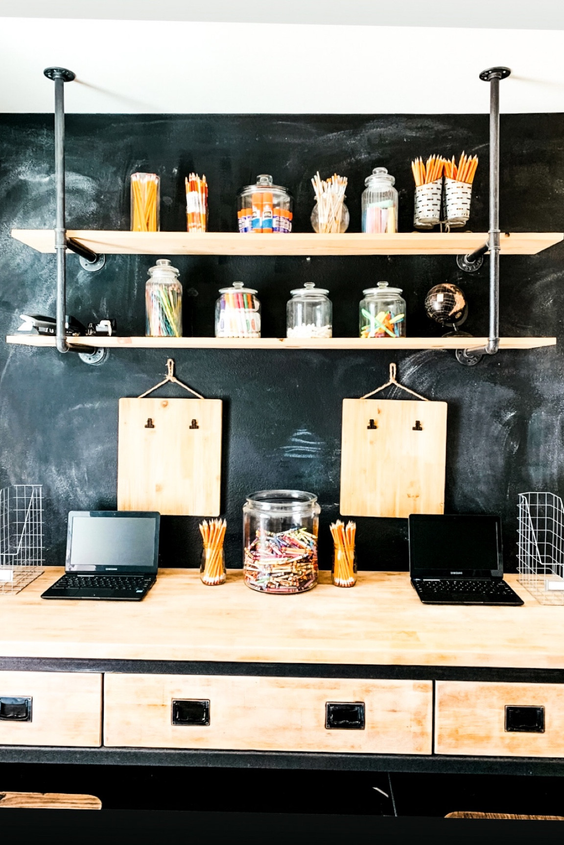 Back to school homework station 

Back to school
Homework desk
Homework station


#LTKhome #LTKfamily #LTKBacktoSchool