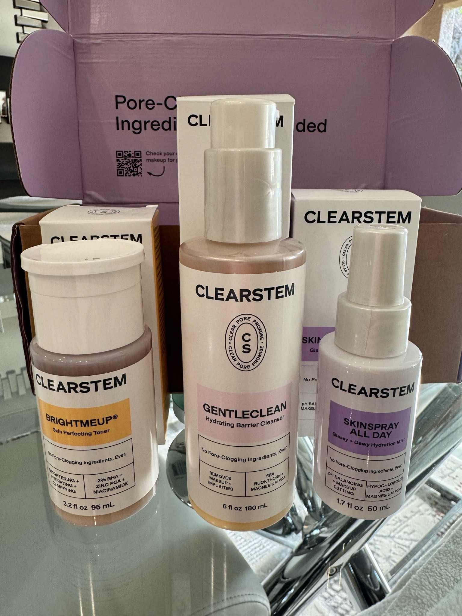 If you’re looking for a new skincare products to try, this is it! 
Zero pores clogging ingredients. I love these so much. 
@CLEARSTEM Skincare 

#skincare #beauty #ad #clearstem