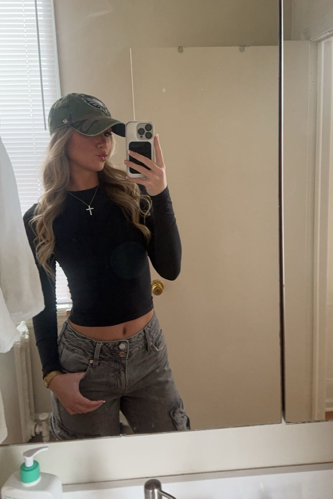 eagles tailgate outfit | hat is from 47’ brand but it’s not listed on the website right now! 