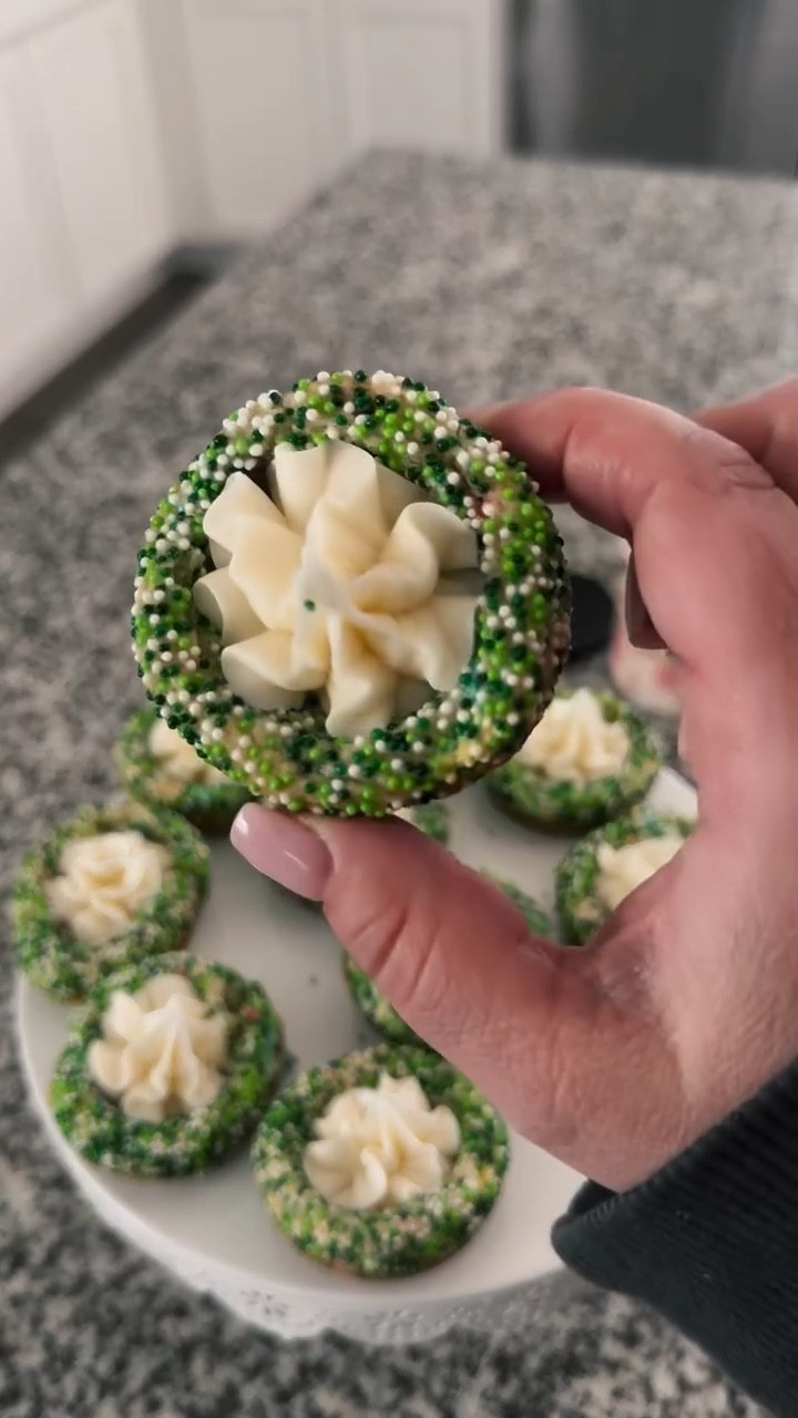 St. Patrick’s day sprinkle cookie cups 🍀🌈 #stpatricks #asmr #baketok #desserttiktok #holidaytreats @pillsbury @pillsburybaking