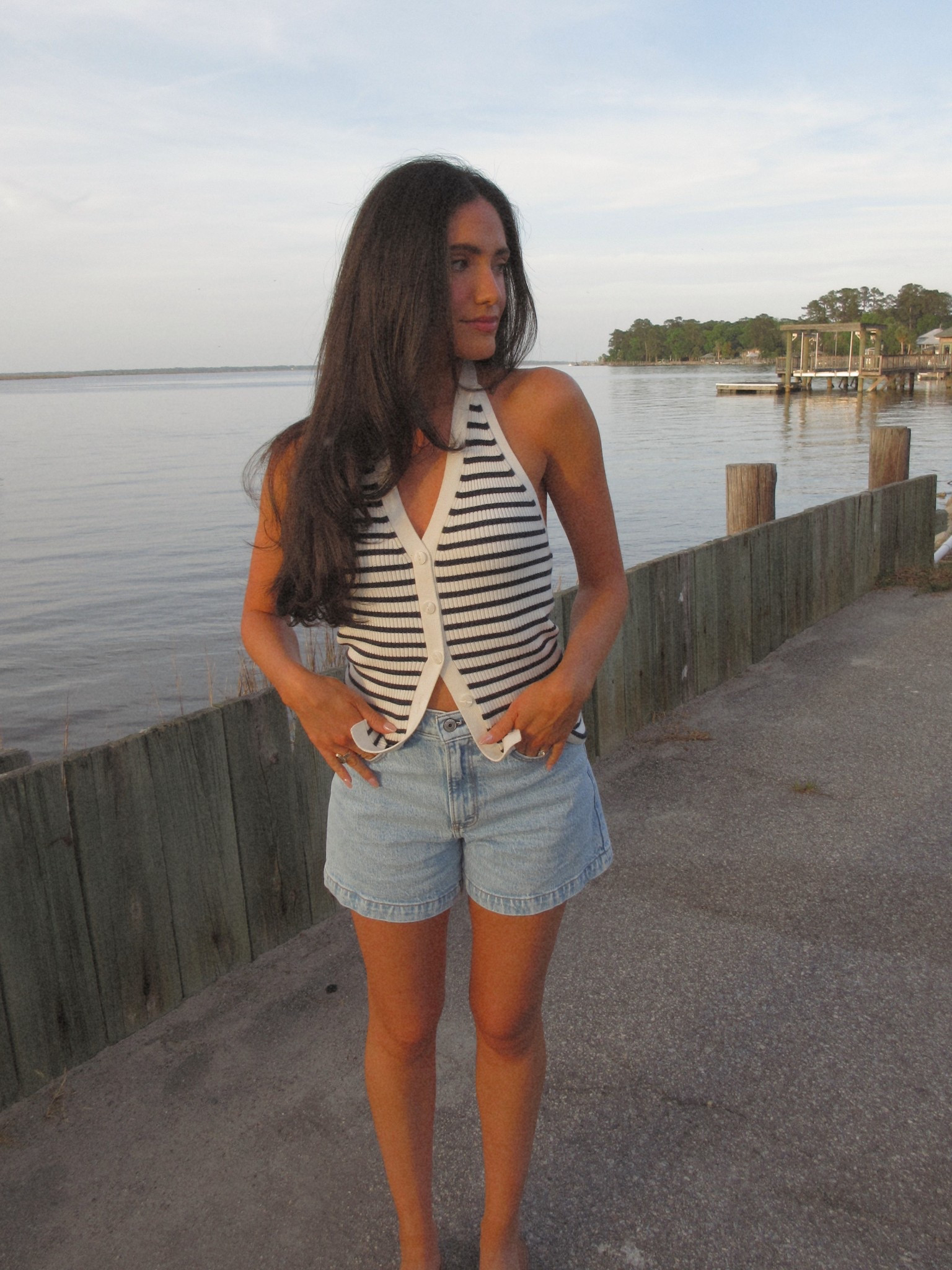 Cute spring or summer outfit! Cute summery top. Best jean shorts ever!  