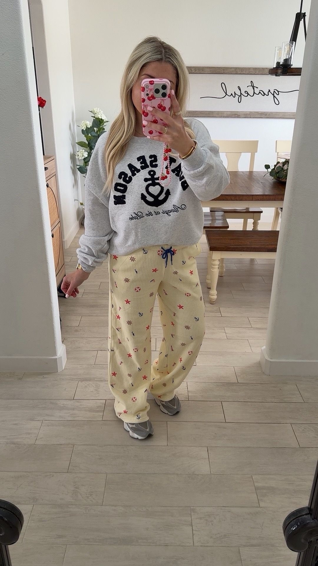 Comfy cute 
Coastal vibes 
Size small
New balance 

#LTKootd