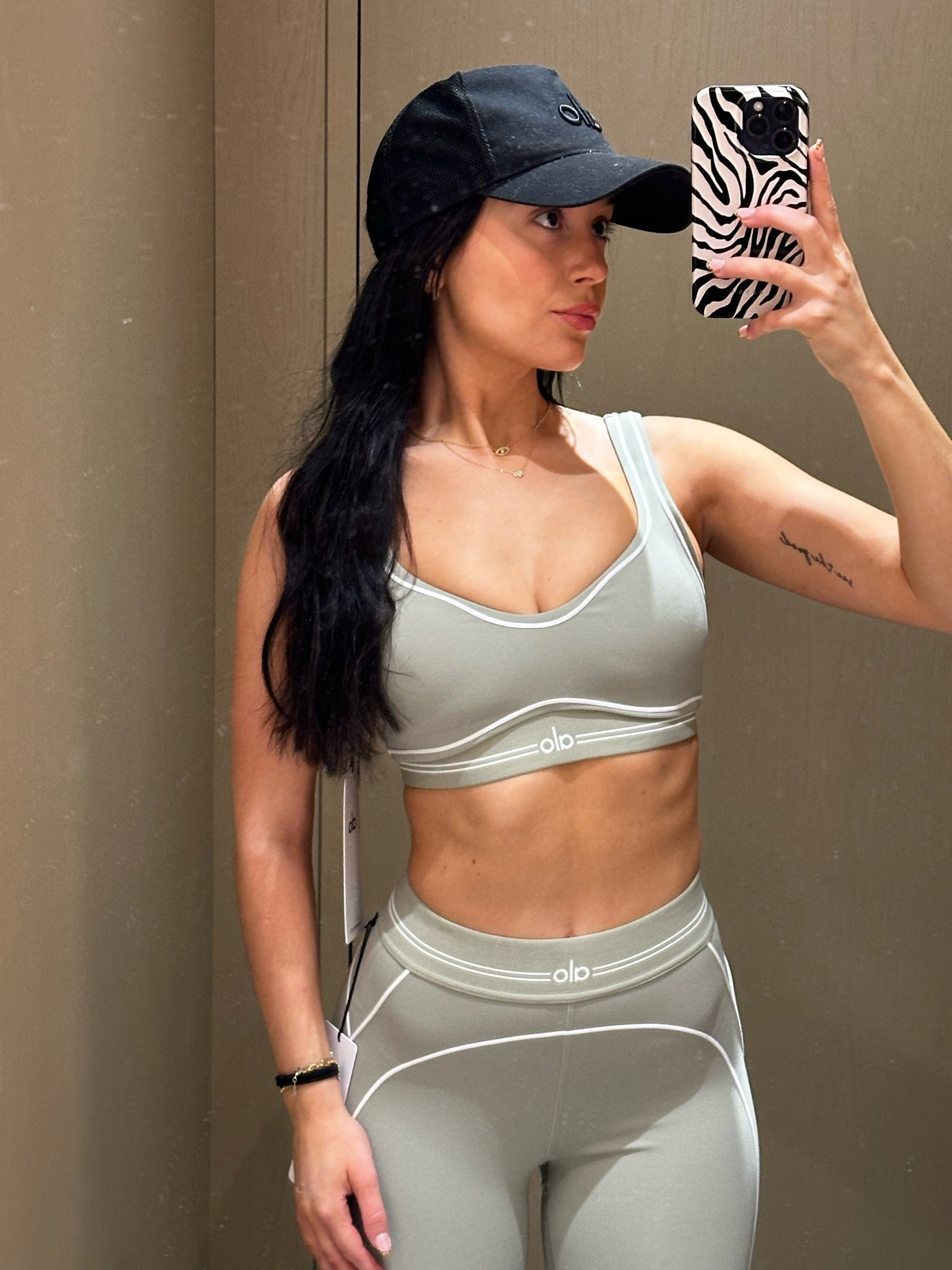 NEW LIMESTONE drop at Alo Yoga!! This color is incredible, perfect for Spring, and so flattering🖤

#LTKfitness #LTKU #LTKstyletip